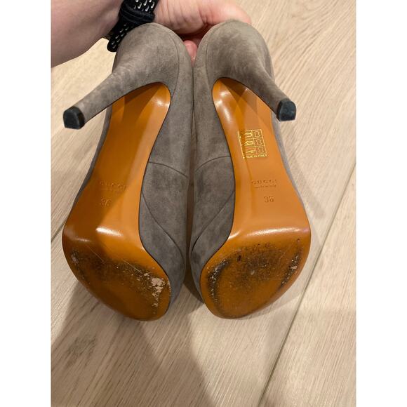 Gucci Suede Taupe Round Toe Heel Platform Pumps Taupe 36 - Picture 6 of 7